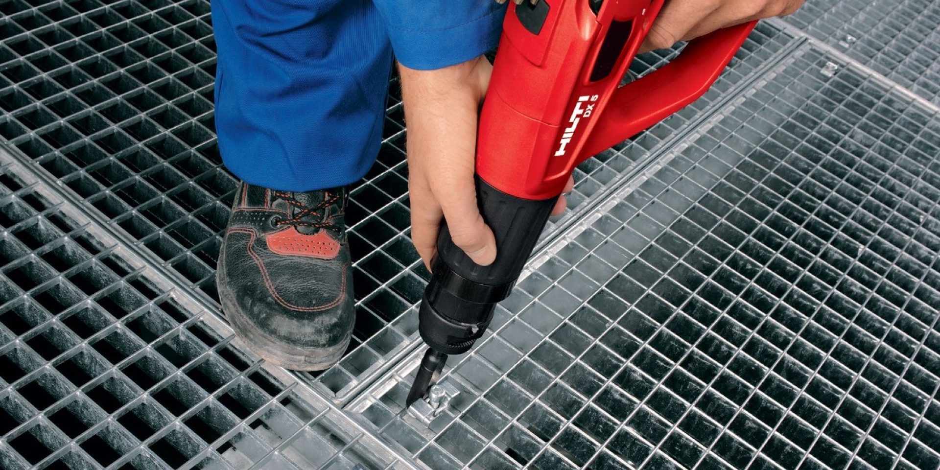 Fijación de rejilla industrial y suelos lagrimados