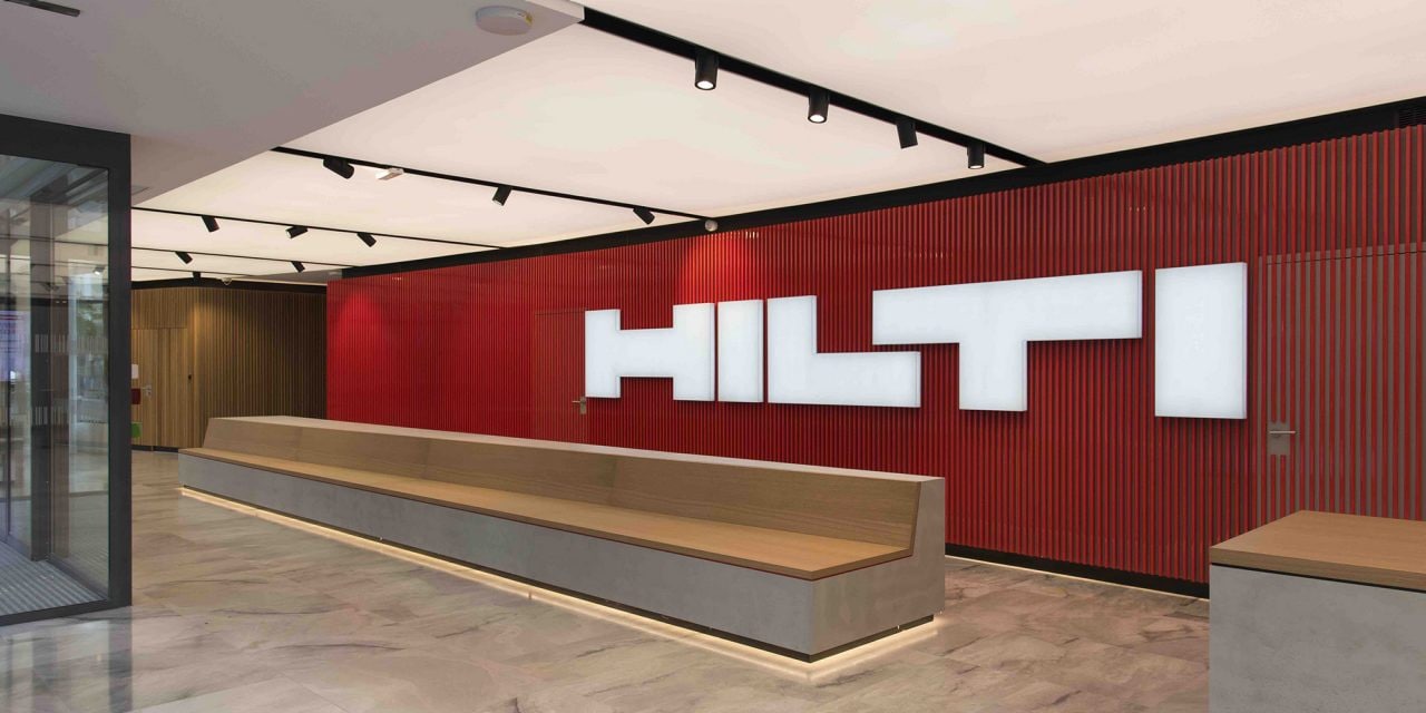 Vestíbulo de recepción de la sede de Hilti Francia en Boulogne