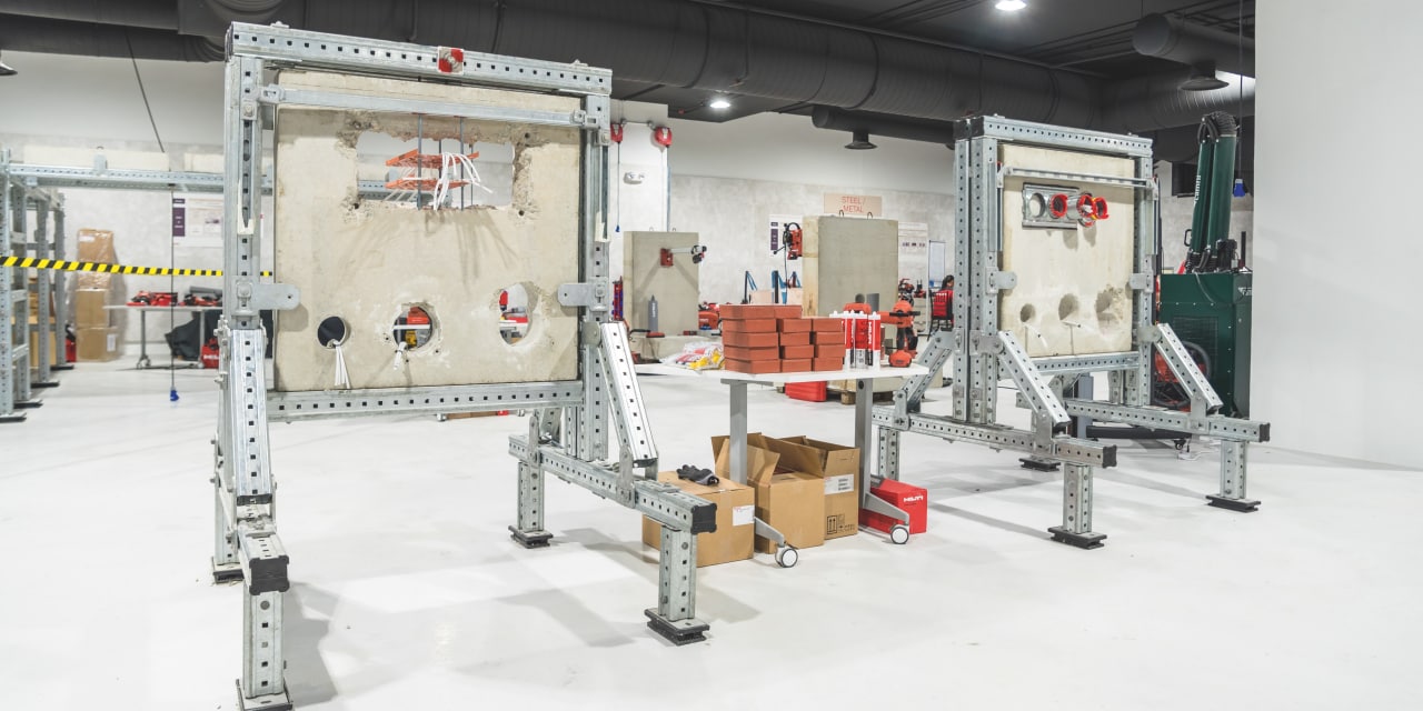 Barco de pruebas de herramientas en un centro de formación Hilti