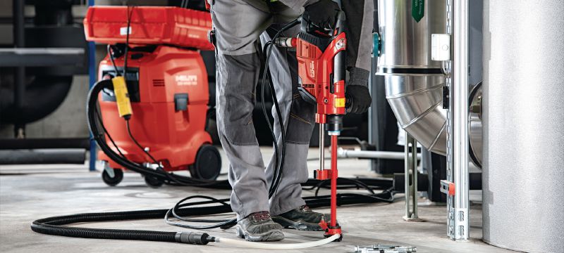 Taladro con diamante DD 30-W Máquina de taladro con diamante compacta y ligera para tareas de carga pesada de taladro de orificios con varillas corrugadas y anclajes para grandes cargas en húmedo de 8-35 mm (5/16 - 1-3/8) de diámetro Aplicaciones 1