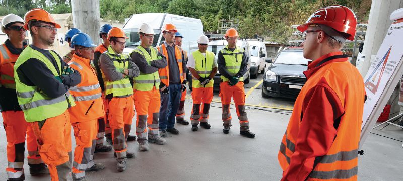 Formación sobre salud y seguridad en el lugar de trabajo Curso de formación que ofrece conocimientos prácticos sobre los riesgos comunes de salud y seguridad en la obra, y sobre cómo evitarlos