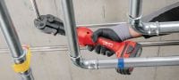 Herramienta de prensado de tuberías NPR 19-A Herramienta de prensado de tuberías en línea de 19 kN a batería con mordazas intercambiables para tuberías de metal y plástico de hasta 40 mm. Aplicaciones 1