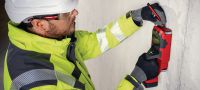 Escáner de pared PS 85 Escáner de pared y detector de pernos de fácil utilización que ayuda a evitar impactos en las tareas de perforación o corte cerca de objetos incrustados Aplicaciones 1