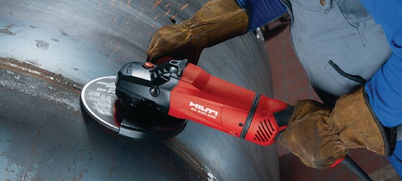 Amoladora angular AG 230-24D Amoladora angular de 2400 W con interruptor de emergencia de tipo dead man, empuñadura giratoria y escobillas de carbono de larga duración para discos de hasta 230 mm Aplicaciones 1