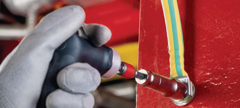 Perno ajustable S-BT-EF HC Perno roscado atornillado (acero al carbono, rosca métrica) para conexiones eléctricas en acero en entornos con nivel de corrosión medio, sección transversal máxima recomendada de cable conectado de 120 mm ² Aplicaciones 1