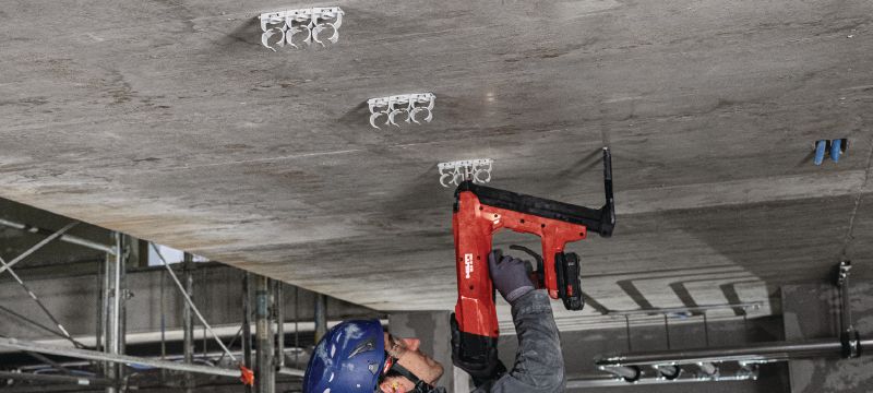 Clip múltiple X-FC MX Abrazadera de conducto ajustable optimizada para clavos en tiras y compatible con una amplia variedad de métodos de fijación, materiales base y diámetros de conducto Aplicaciones 1