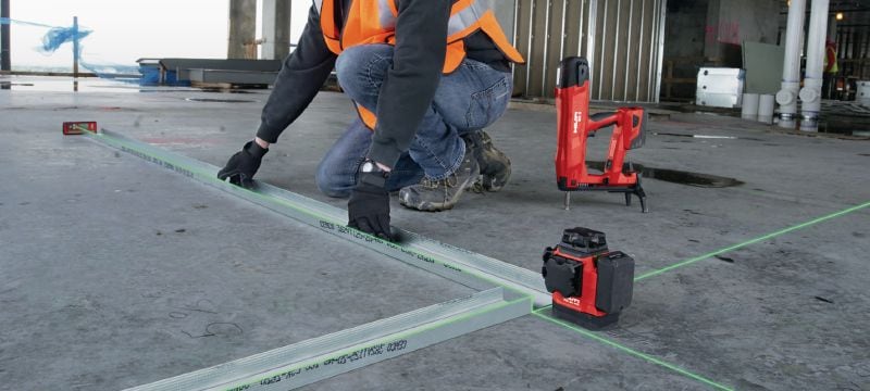 Láser multilínea de nivel PM 30-MG Láser multilínea compacto: incluye 3 líneas de color verde con autonivelación de 360º que permiten realizar con mayor rapidez tareas de nivelado, alineación y cálculos de escuadras (plataforma de baterías de 12 V) Aplicaciones 1