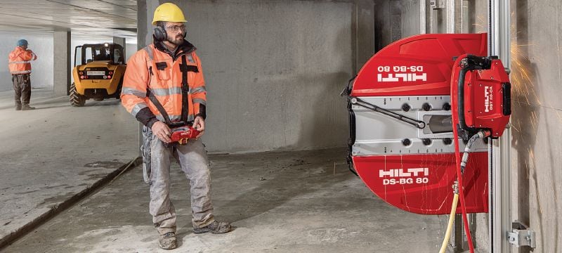 Hoja de sierra mural SPX MCL Equidist (60H: válida para sistemas Hilti y Husqvarna®) Hoja de sierra mural (15 kW) de alto rendimiento que ofrece una elevada velocidad de corte y mayor duración en hormigón reforzado (eje de 60H válido para las sierras murales de Hilti y Husqvarna®) Aplicaciones 1