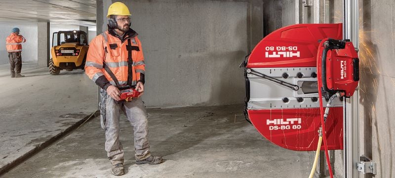 Hoja de sierra mural SPX MCS Equidist (60H: válida para sistemas Hilti y Husqvarna®) Hoja de sierra mural (15 kW) de alto rendimiento que ofrece alta velocidad y larga duración en hormigón reforzado (eje de 60H) Aplicaciones 1