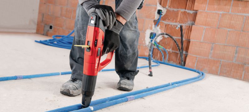 Herramienta de fijación directa con pólvora DX 5-F8 Herramienta de fijación directa con pólvora completamente automática con activación digital de gran productividad y versatilidad para el uso con clavos individuales Aplicaciones 1